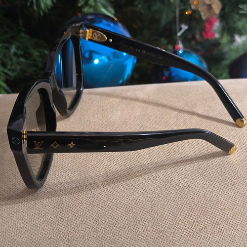 Louis Vuitton My Monogram Cat Eye sunglasses used, black