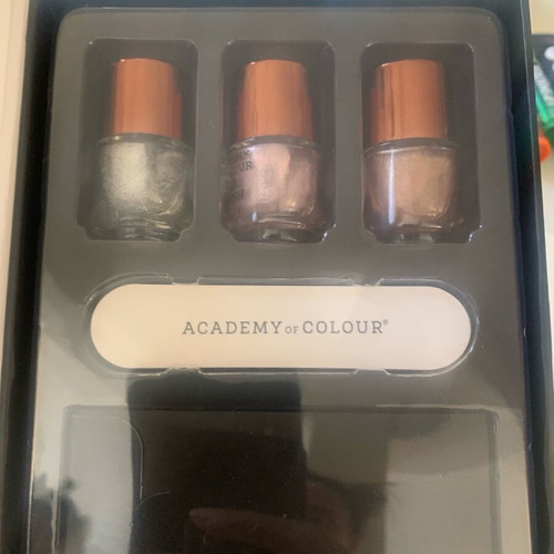 Nail polish set with various colors