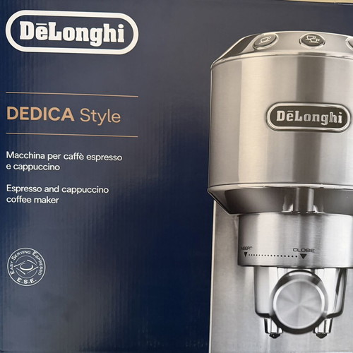 De’Longhi Dedica Style EC685.M espresso machine