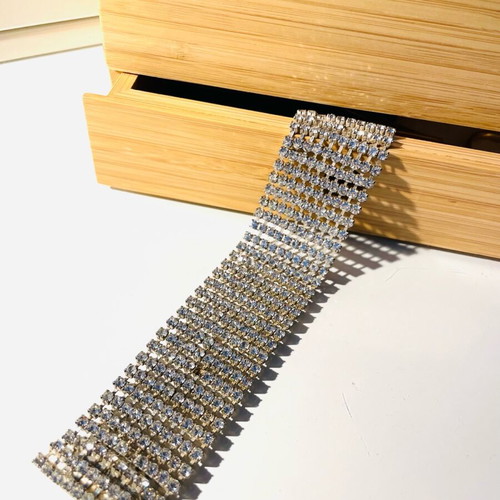 Bracelet with rhinestones like new, silver