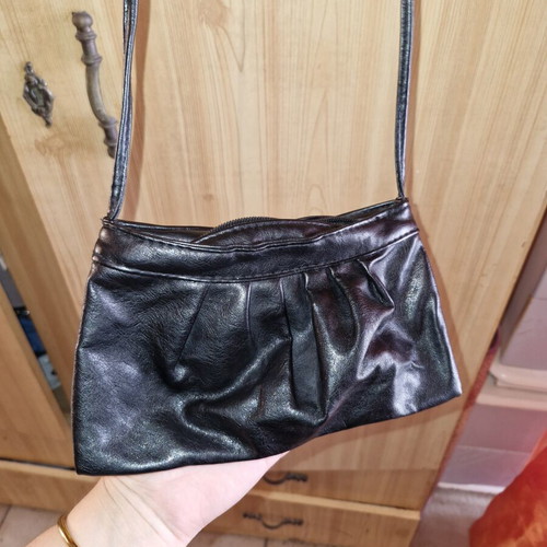 Vintage shoulder bag black leatherette like new