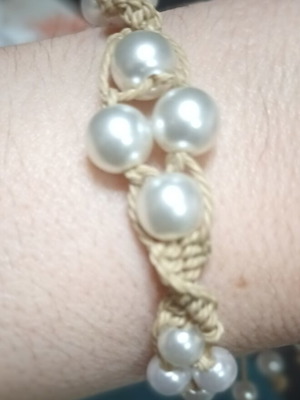 Bracelet handmade with pearls new, beige