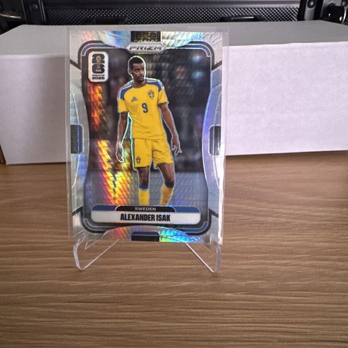 2026 Prizm FIFA World Cup Alexander Isak Wave card like new