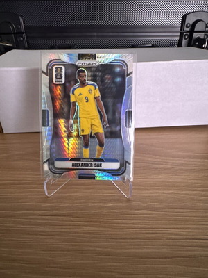 2026 Prizm FIFA World Cup Alexander Isak Wave card like new