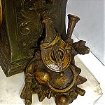  Ρολόι με άγαλμα κοπέλας, μεταλλικό με βάση μαρμάρινη, γαλλικό τέλη 19ου αιώνα.