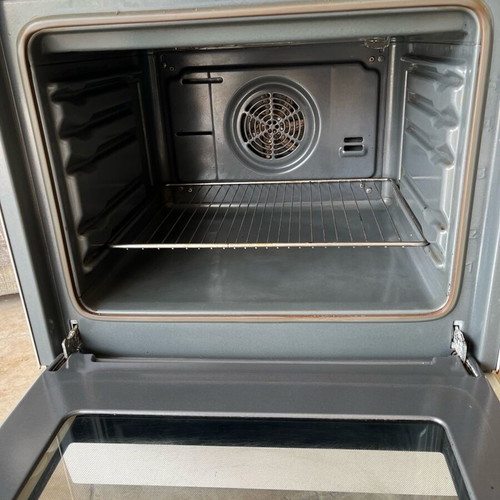 Pitsos oven used with minor issue on right knob