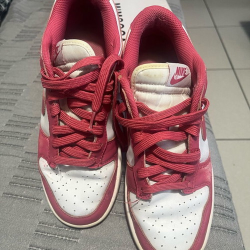 Nike Dunk Low Fuchsia unisex athletic shoes used size 39