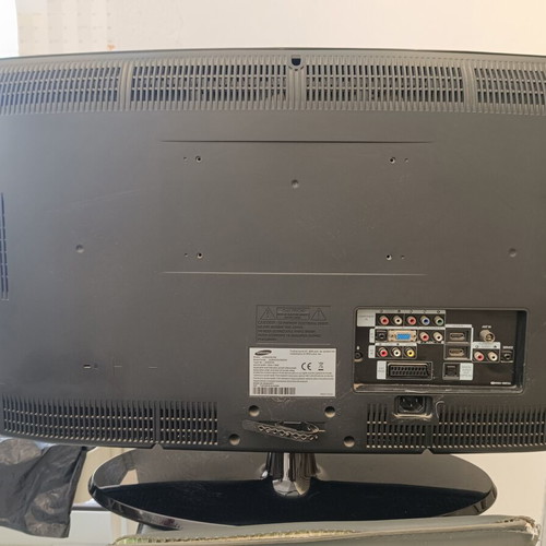 Samsung LE26A336J1D 26" HD Ready LCD TV with 2 HDMI and Stand