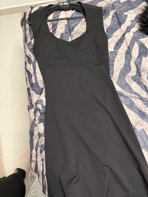 Φόρεμα μαύρο εξώπλατο καινούργιο, μέγεθος 10