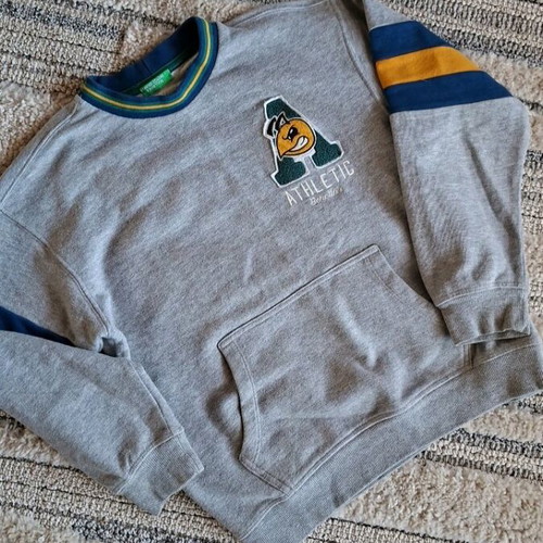 Benetton sweatshirt used, size 140 for boys