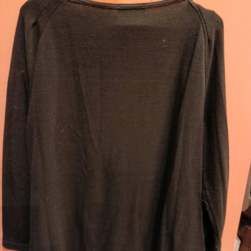Pullover used black one size with beautiful details