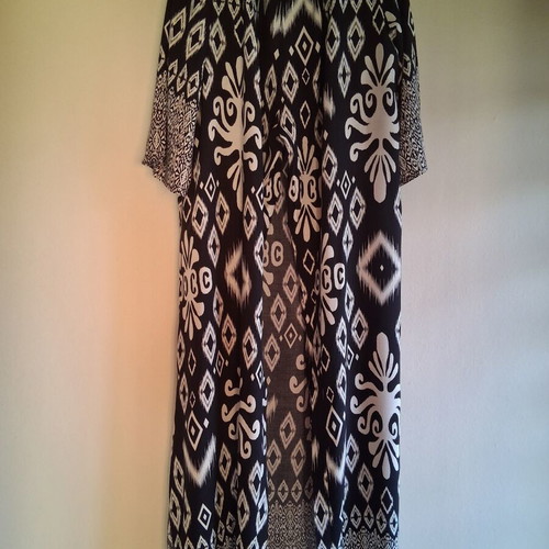 Desiree set with palazzo pants and long tunic like new, black and white