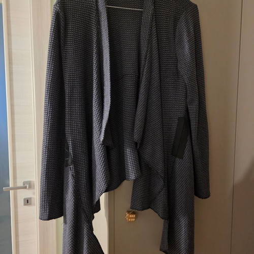 Attrattivo gray cardigan used, herringbone pattern, size L