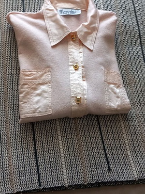 Moon blouse shirt style with collar and satin pockets