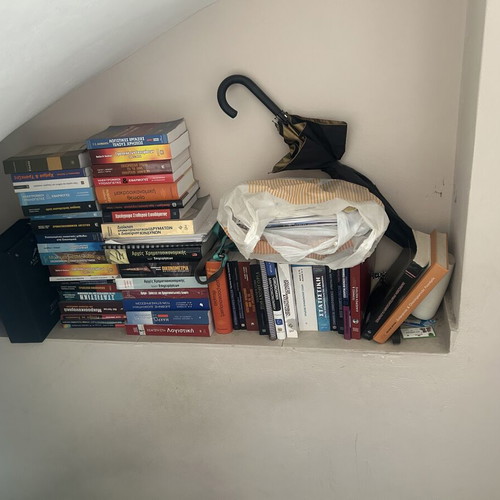 Academic books used, pack of 45+ economics and business