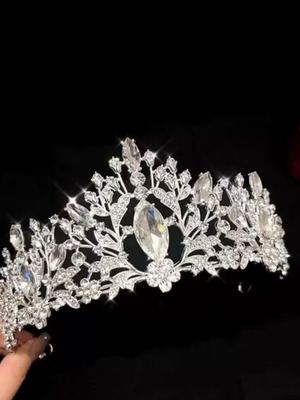 Bridal tiara with crystal rhinestones, unused #92