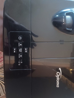 Optoma HDMI projector with 100-inch projection screen set like new