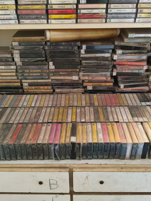 Σετ 200 Vintage γνήσιες κασέτες ήχου καινούργιες, σφραγισμένες