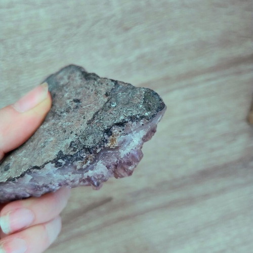 Raw amethyst piece like new