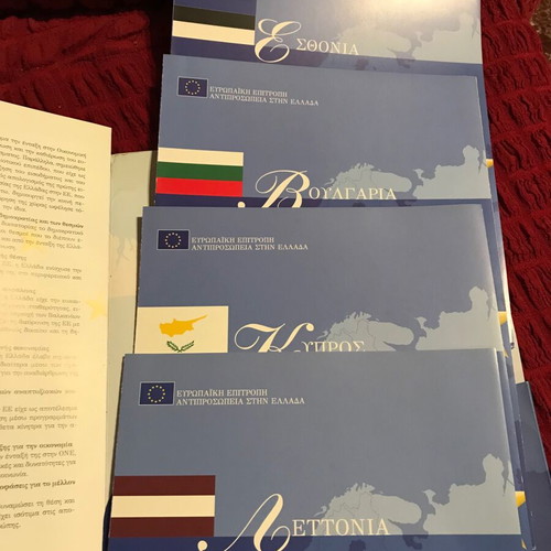 Foldable Map and Booklets of the European Union like new