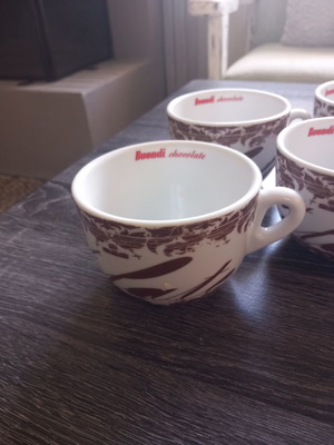 Buondi chocolate collectible mugs set of 4 like new