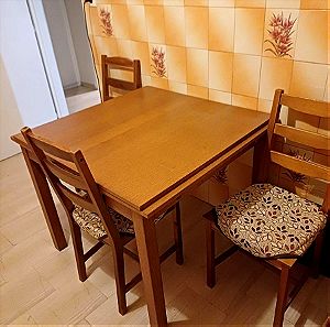 Τραπέζι κουζίνας με τρεις καρέκλες