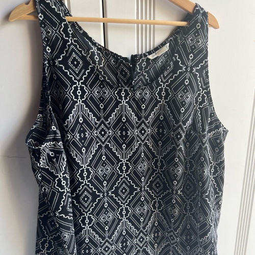 H&M mama sleeveless top like new, black, size XL