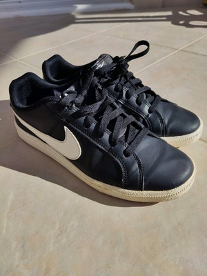 Nike sneakers μεταχειρισμένα, μαύρα, νούμερο 40