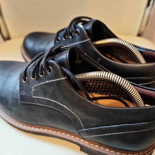 Clarks Batcombe Hall leather Derby shoes, size 41, black