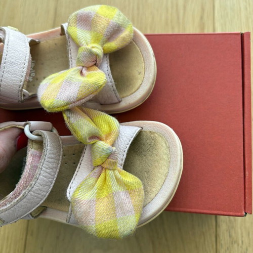 Camper sandals used with velcro and fabric detail size 20