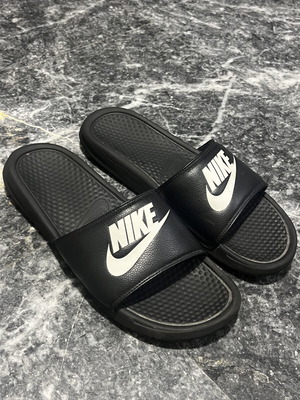 Nike slides size 46, black and white