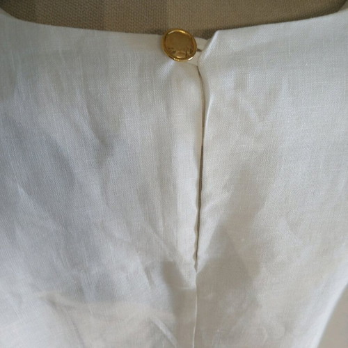 Linen sleeveless white top new with belt
