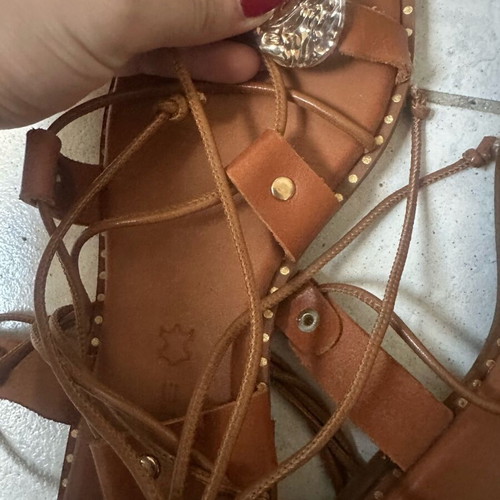 Envie Shoes brown sandals new with ankle straps