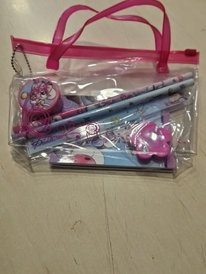 Τσαντάκι σετ γραφική ύλη καινούργιο