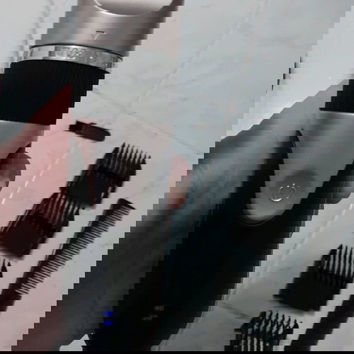 Ξυριστική - Κουρευτική Μηχανή μεταχειρισμένη με αποσπώμενες σχάρες και οθόνη