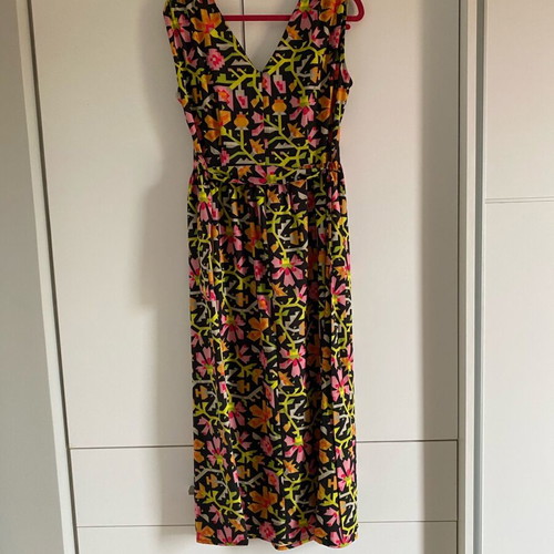 Chatón dress like new, size L, floral pattern, black