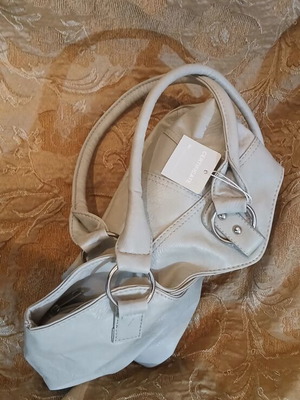 Women's handbag new in excellent condition