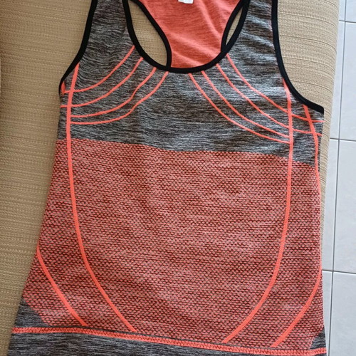 Women's sports tops set with capri leggings used, size S/M