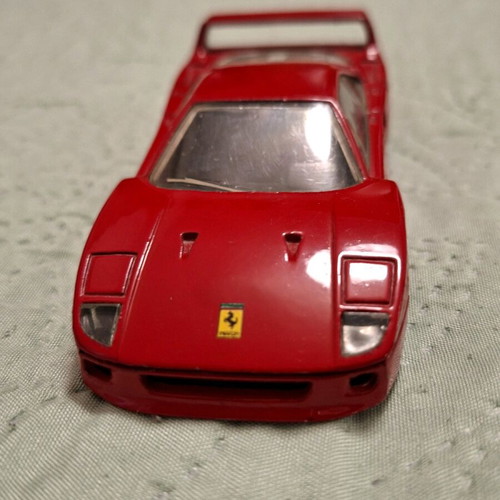 Ferrari F40 1988 Matchbox collectible like new, scale 1:39