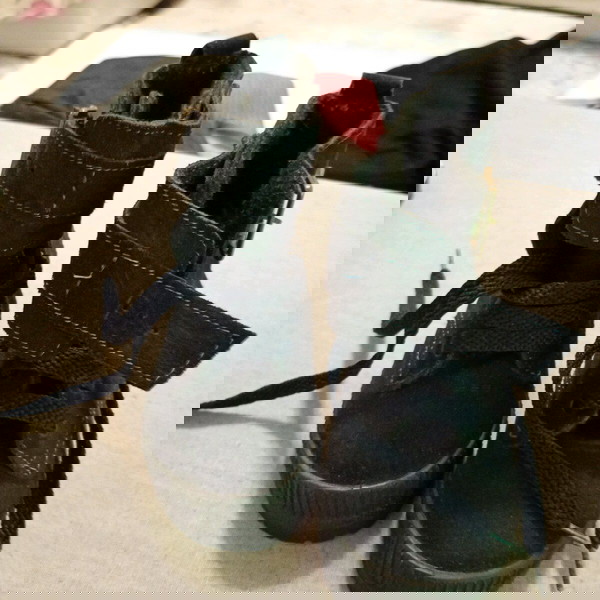παιδικά παπούτσια
