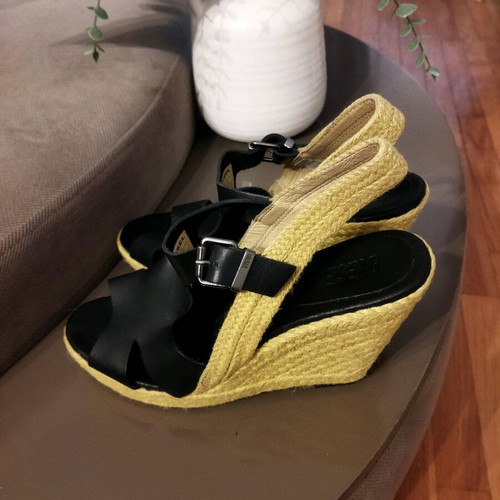 Diesel sandals like new, black and yellow, size 39, 11 cm heel