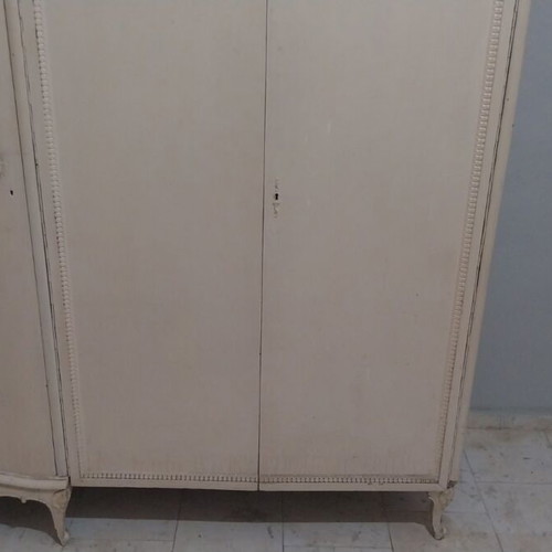 Classic wooden wardrobe ivory like new