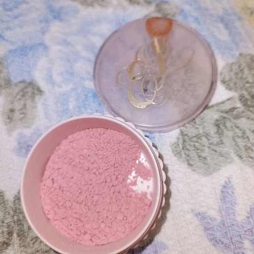 Estēe Lauder collectible shimmer powder used