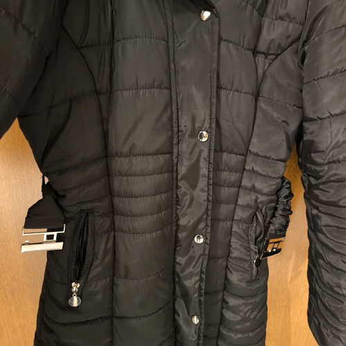 Women's black jacket like new with hood and belt size Medium