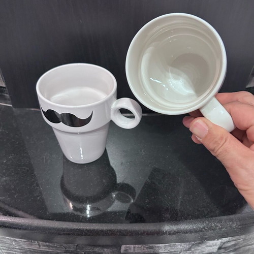 Mugs set of 2 like new