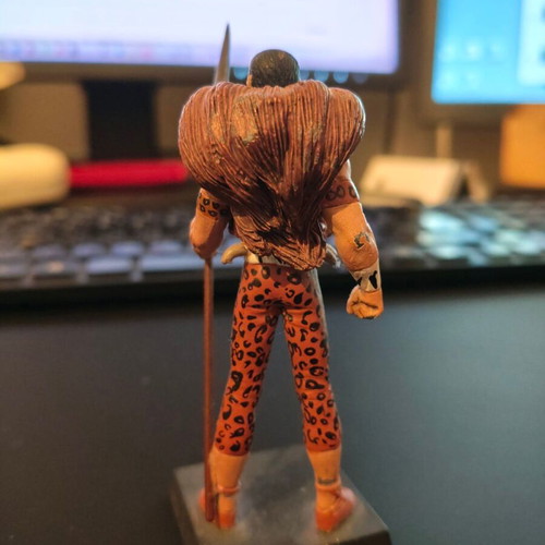 Eaglemoss Marvel Classic Kraven refurbished figurine with Greek magazine