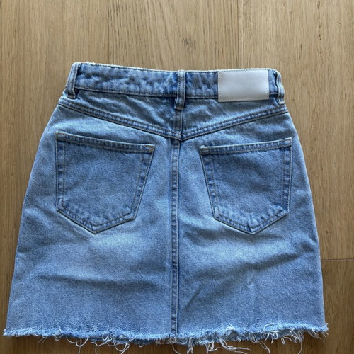 Denim skirt Zara size XS like new, length 39cm, blue