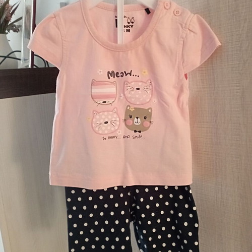 Baby set with capri leggings for 6-month-old girl