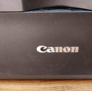 Принтер Canon без тонер Принтера е цветен работещ