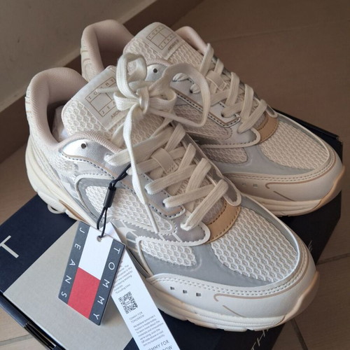 Tommy Jean women's athletic shoes new, size 39, white and gray